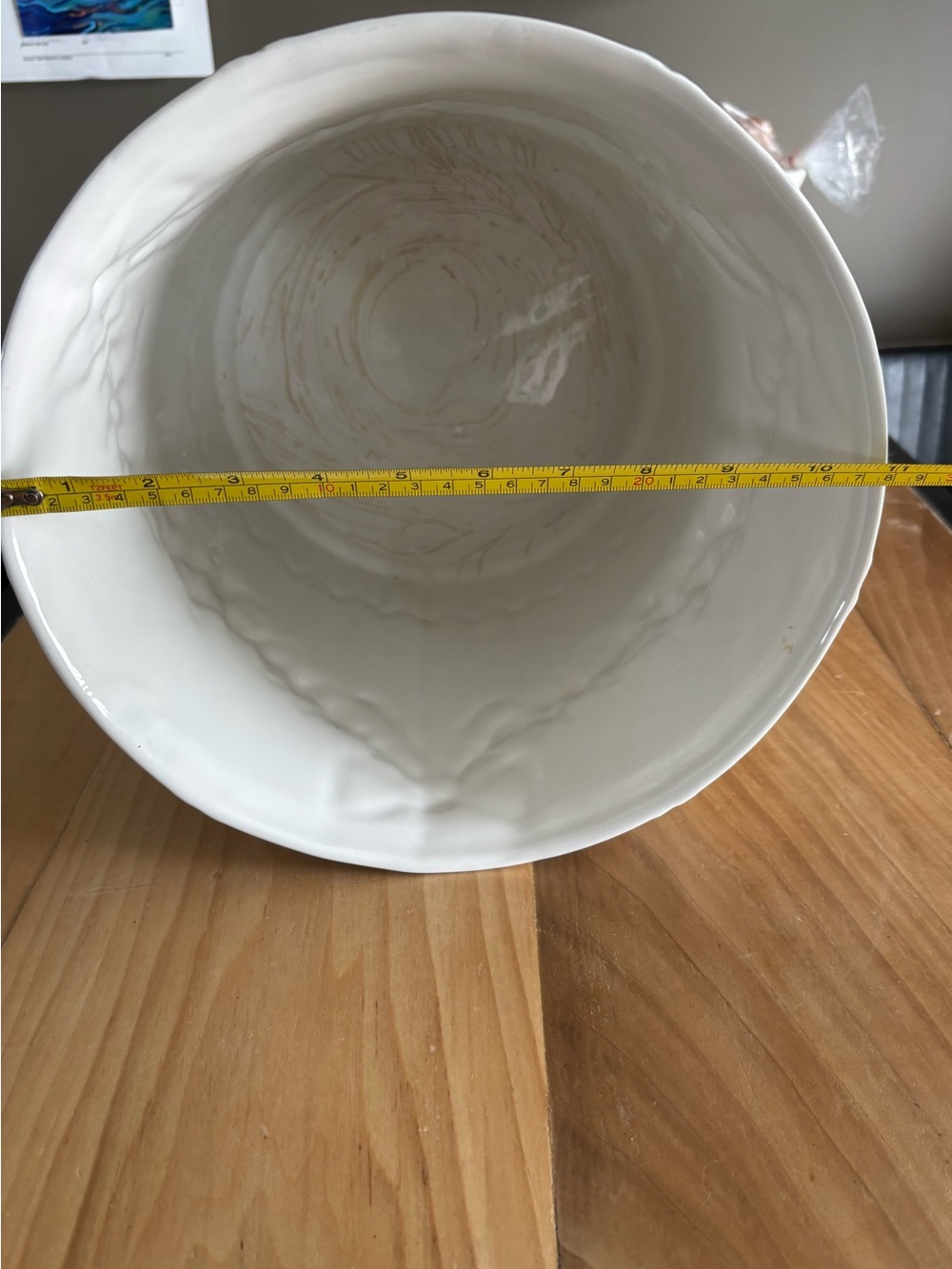 Italian Ceramic Cache Pot with raised pattern - Picture 10 of 12